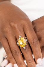 Load image into Gallery viewer, Sensational Sparkle - yellow ring E017
