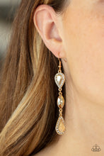 Load image into Gallery viewer, Test of TIMELESS - Gold earring 2209
